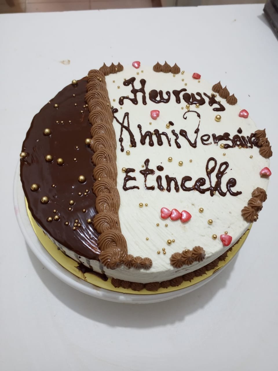 Gâteau d'anniversaire chocolat et vanille